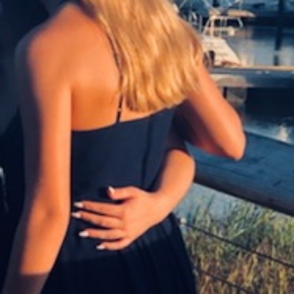 Hot perky cocktail dress - Picture 3 of 3